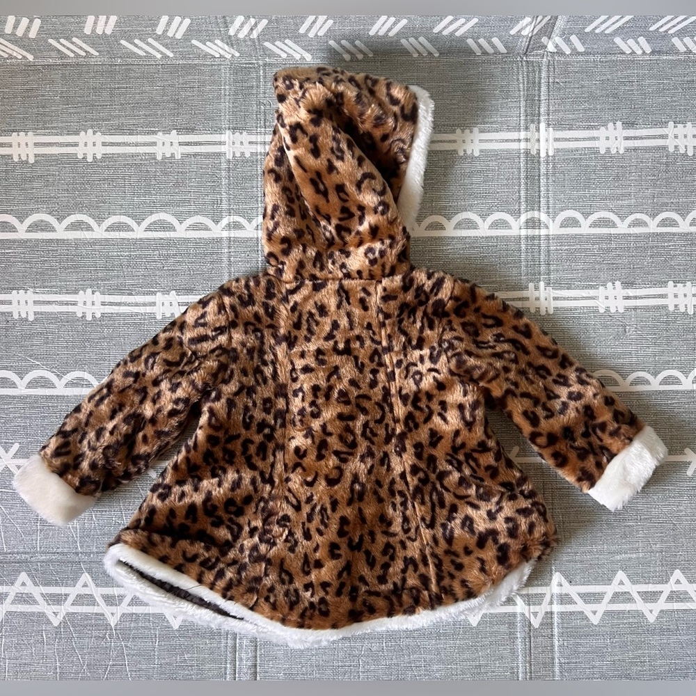 Toddler girl coat, like new, size 18 months - Picture 2 of 4